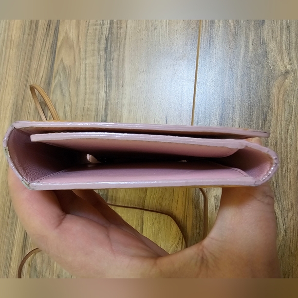 Louis Vuitton Monogram Vernis Walker Rose Wallet Bag - Picture 5 of 17